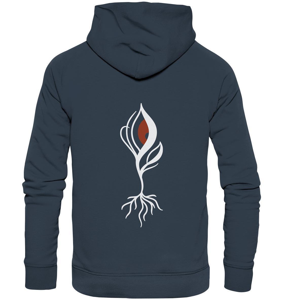 Rückseite eines blauen Hoodies mit weißer Blume und rotem Zentrum, vegan und umweltfreundlich aus Bio-Baumwolle hergestellt.