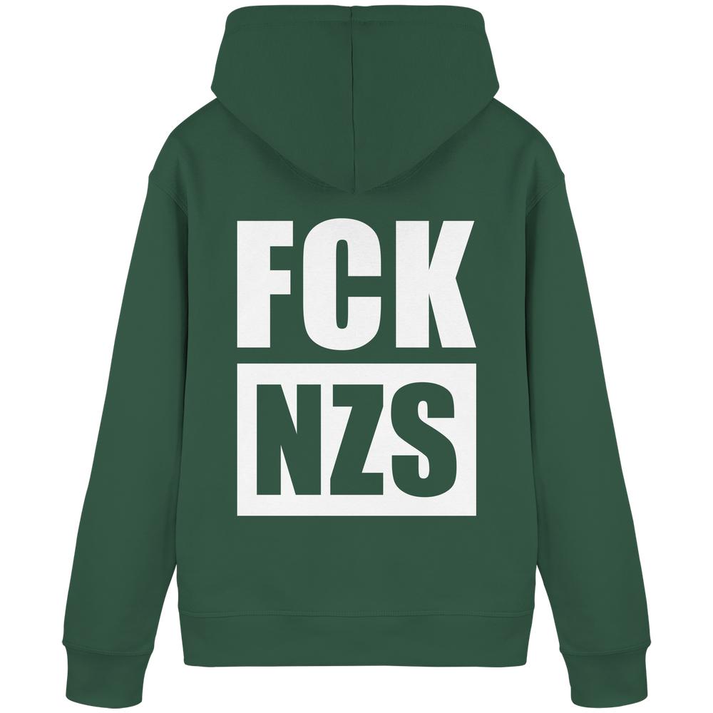 Dunkelgrüner Hoodie mit Kapuze, Rückansicht. Großer weißer Schriftzug: “FCK NZS”. Veganer Bio-Hoodie, nachhaltige Materialien, normaler Schnitt, von RUDE REBEL.