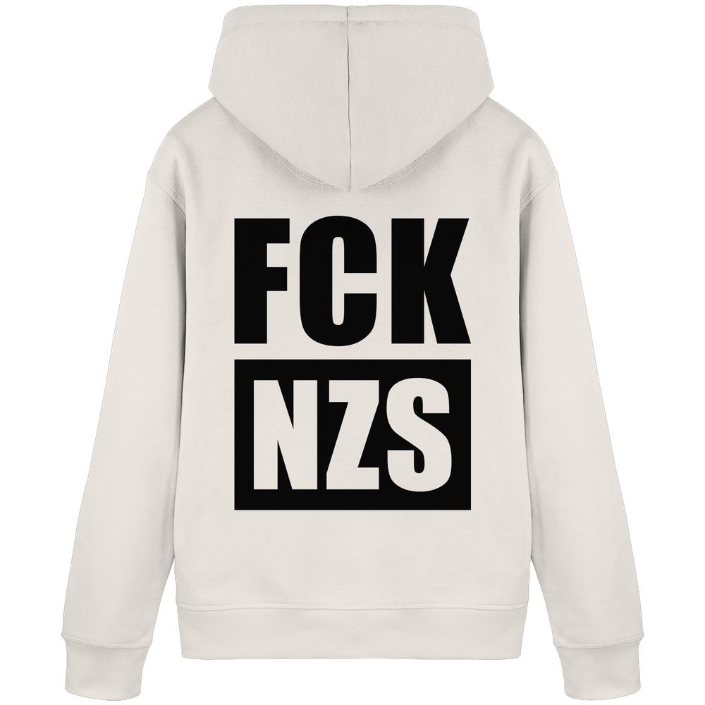 Rückseite des veganen und Bio Hoodies FCK NZS mit schwarzem, zweizeiligem Aufdruck. Nachhaltige Materialien, normale Passform, rebellisches Design von RUDE REBEL.