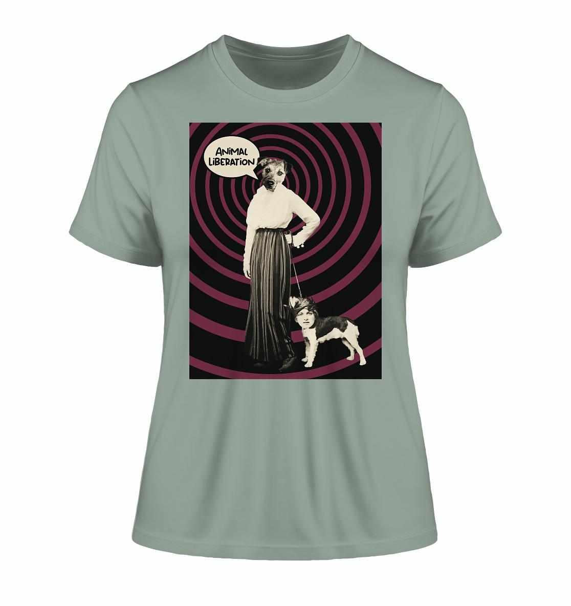 Veganes Bio-Ladies-Shirt mit digitaler Collage einer Frau und eines Hundes, inspiriert von Tierrechten und Popart-Elementen, aus 100% Bio-Baumwolle.