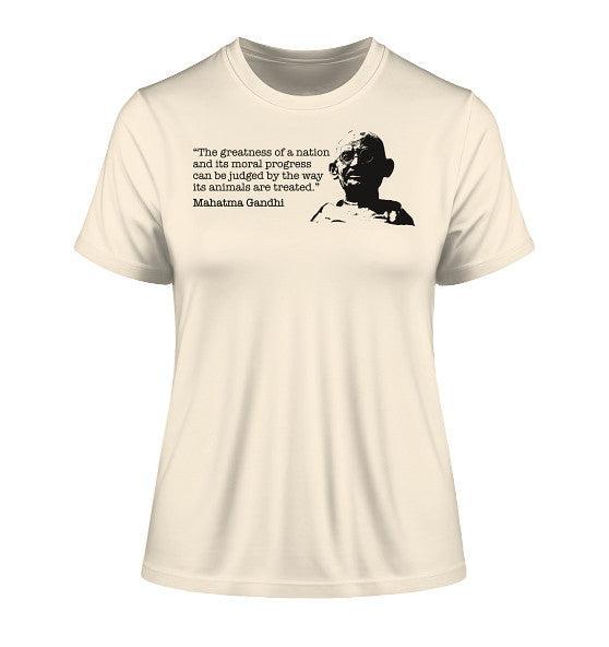 Vegan und Bio Ladies Shirt: Mahatma Gandhi - Vegan Quote, weißes T-Shirt mit Bild eines Mannes und schwarzem Text, aus nachhaltiger Bio-Baumwolle.