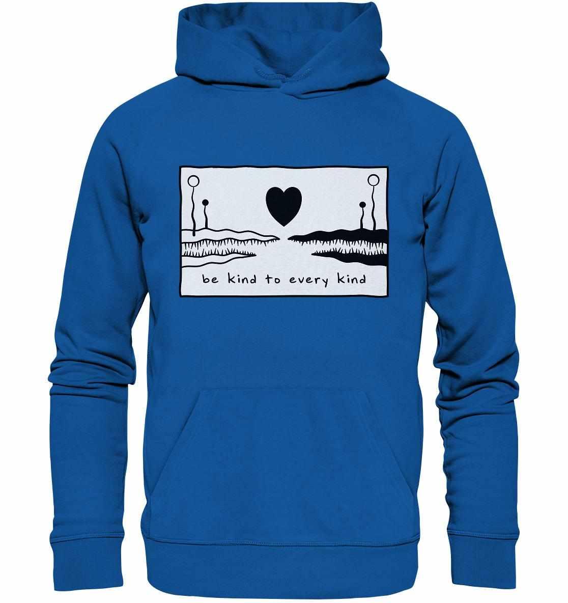 Vegan und Bio Hoodie: Be kind to every kind, blauer Kapuzenpullover mit schwarzem Herz- und Krokodil-Design, umweltfreundlich aus Bio-Baumwolle und recyceltem Polyester hergestellt.