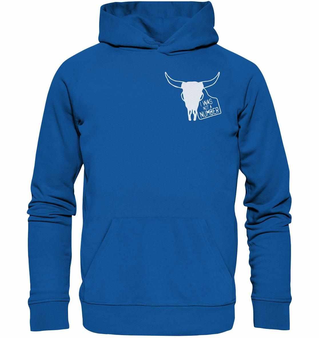 Vegan und Bio Hoodie: I was not a number, zeigt weißen Bullenschädel auf blauem Hintergrund, symbolisiert Tierrechte; mit Kängurutasche und Kapuze aus Bio-Baumwolle und recyceltem Material.