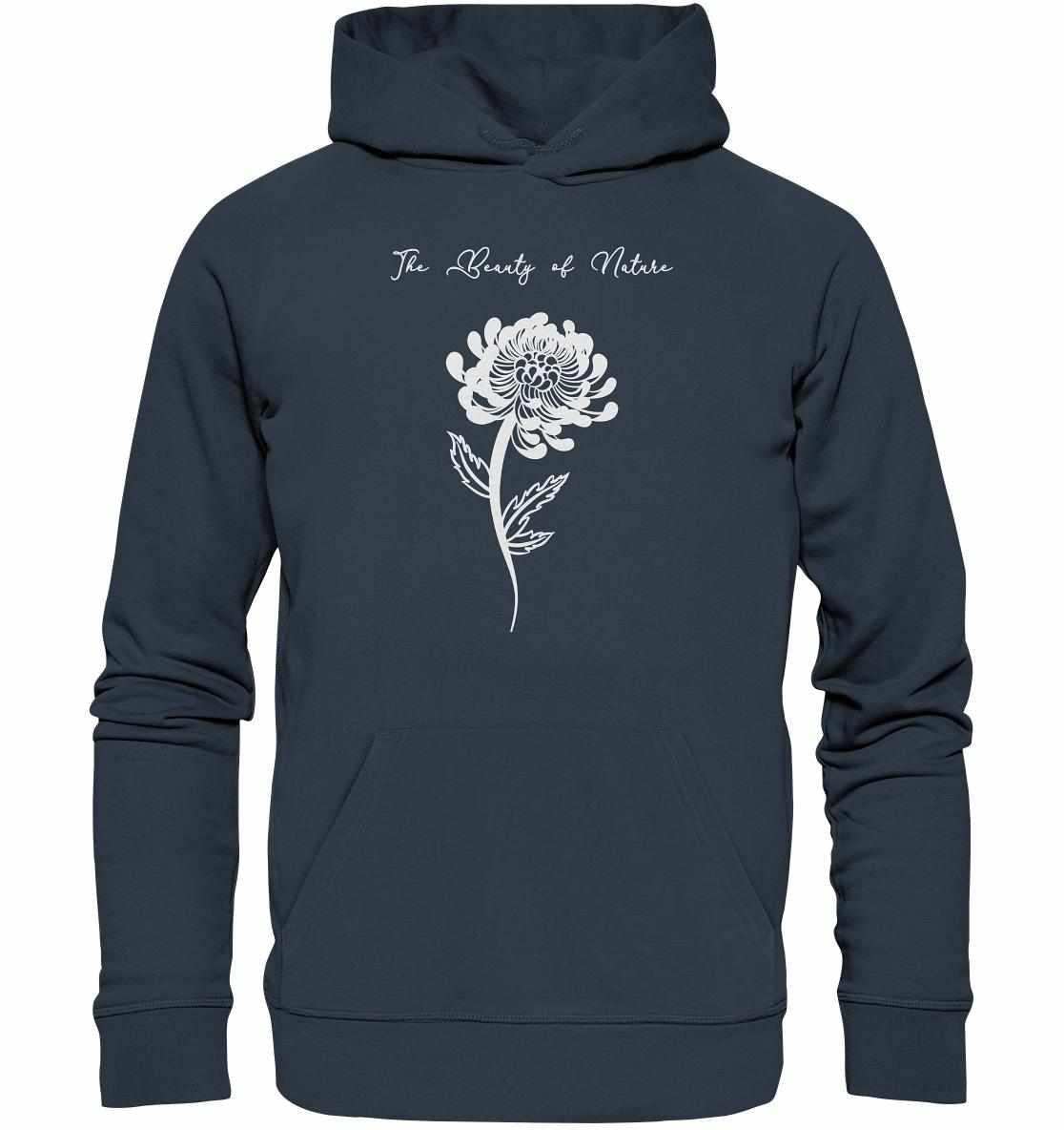Vegan und Bio Hoodie: Chrysantheme – blauer Hoodie mit weißer Blume, umweltfreundlich aus Bio-Baumwolle und recyceltem Polyester, betont Naturschutz.