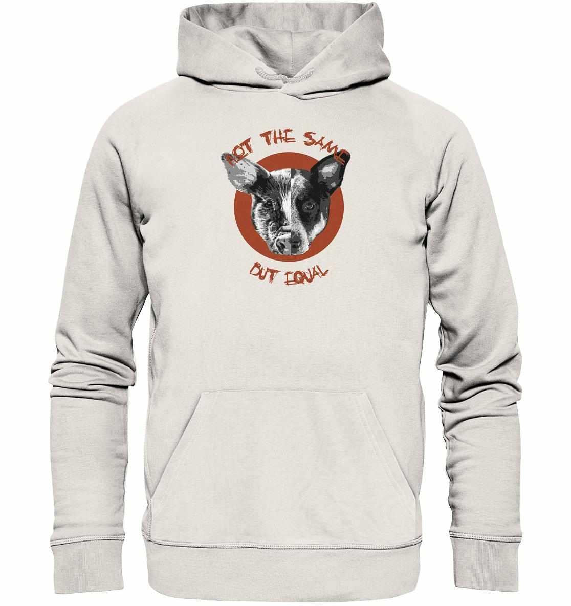 Vegan und Bio Hoodie mit Hund und Schwein Collage, symbolisiert Tierrechte und Gleichbehandlung, hergestellt aus Bio-Baumwolle und Recyclingmaterialien.