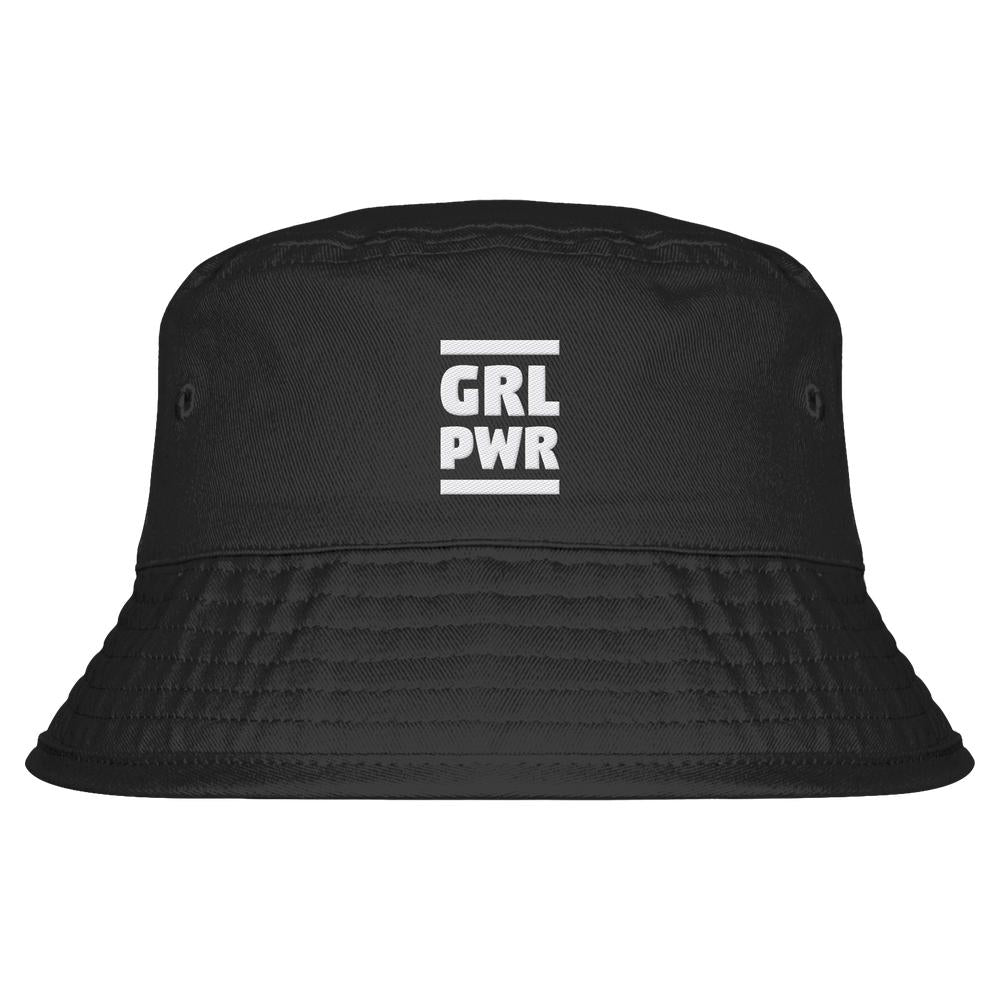 Schwarzer Bucket Hat mit GRL PWR in weißen Blockbuchstaben, vegan und umweltfreundlich hergestellt aus Bio-Baumwolle, verkörpert eine feministische Botschaft von RUDE REBEL.