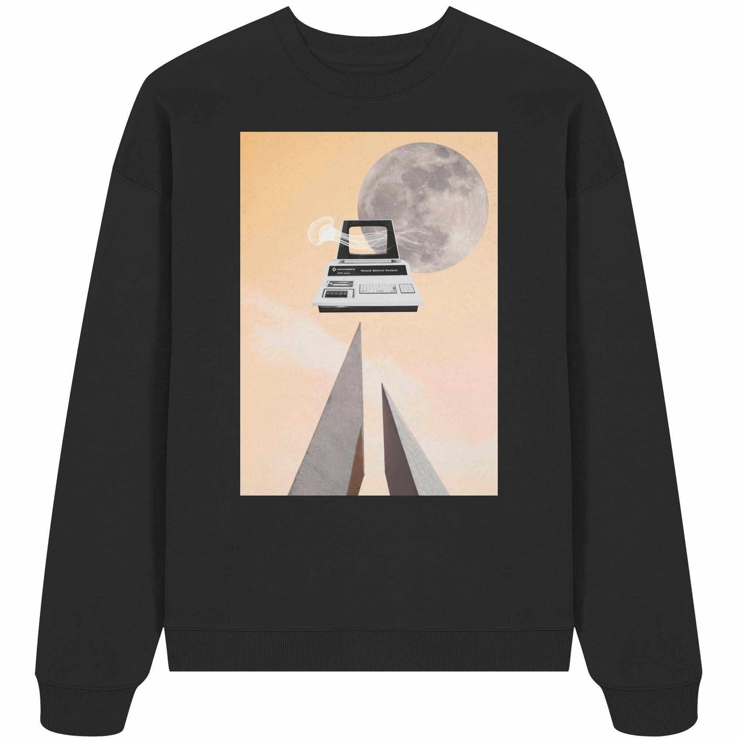 Vegan und Bio Oversized Sweatshirt: Retro Nerd, zeigt eine Schreibmaschine und Mond, symbolisiert Retro-Ästhetik und Naturverbundenheit, aus 100% Bio-Baumwolle, oversized Schnitt.