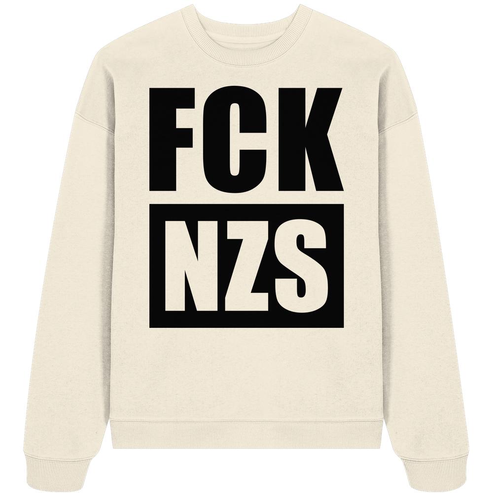 Vegan und Bio Oversized Sweatshirt: FCK NZS mit antinazistischem Slogan. Hergestellt aus Bio-Baumwolle, oversized Schnitt, Rippstrickdetails, unterstreicht rebellisches, nachhaltiges Design von RUDE REBEL.
