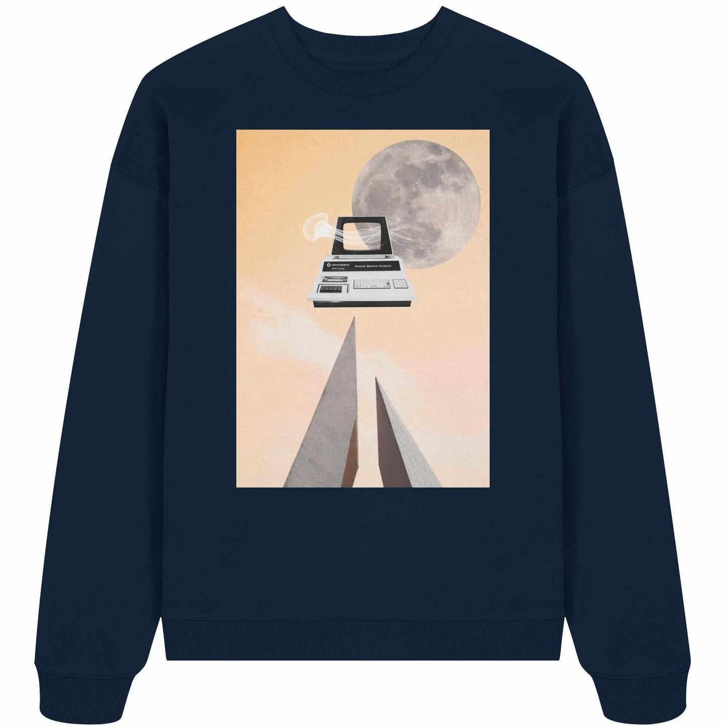 Vegan und Bio Oversized Sweatshirt: Retro Nerd mit Typewriter, Mond und mystischem Design, ideal für Retro-Liebhaber und umweltbewusste Rebellen.