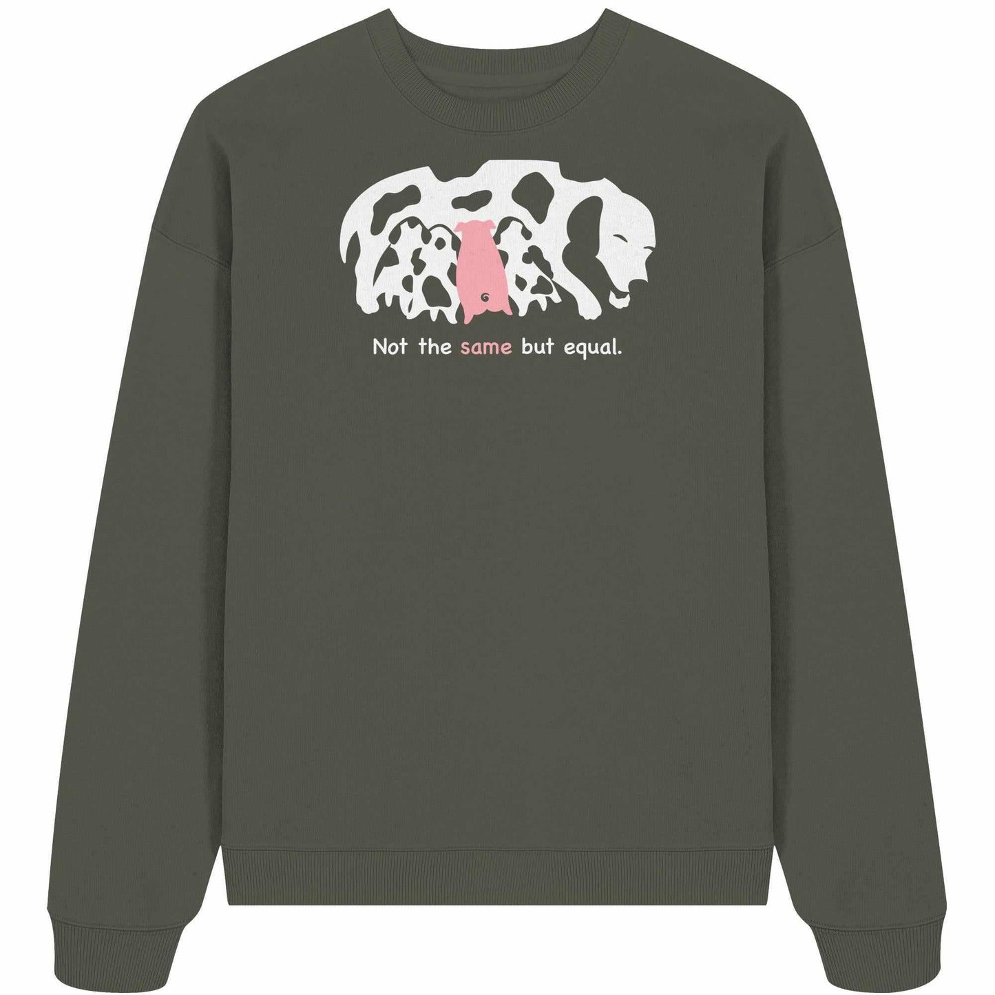 Vegan und Bio Oversized Sweatshirt: Animal equality, zeigt eine Hundemutter, die ein Ferkel adoptiert hat, aus 100% Bio-Baumwolle, betont Tierschutz und Nachhaltigkeit.