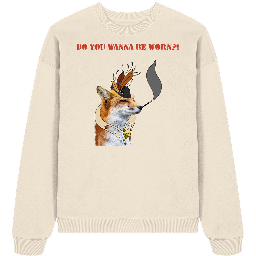 Vegan und Bio Oversized Sweatshirt mit Fuchs-Motiv, zeigt Mrs. Fox mit Hut und Pfeife. Hergestellt aus 100% Bio-Baumwolle.
