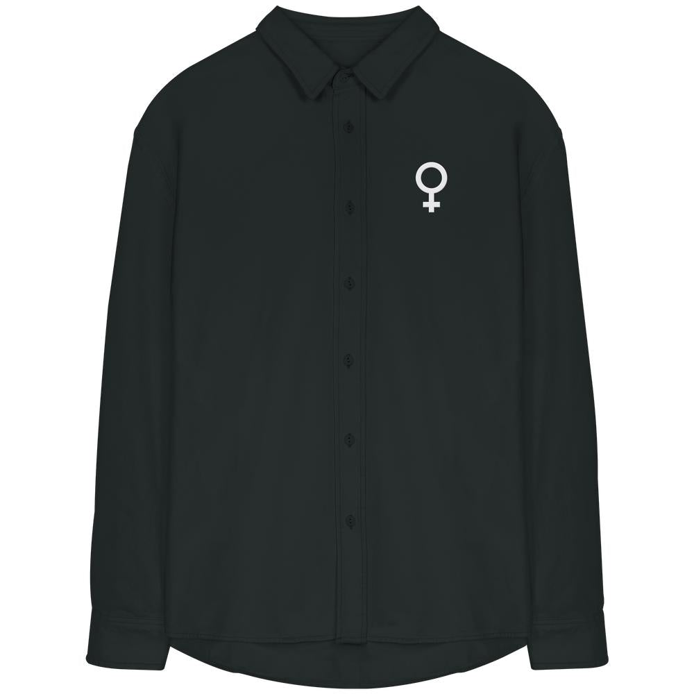 Schwarzes, langärmliges Bio-Hemd mit Venus-Symbol auf der Brust, verkörpert feministische Werte, aus 100% Bio-Baumwolle, entspannte Passform, nachhaltiges Design von RUDE REBEL.