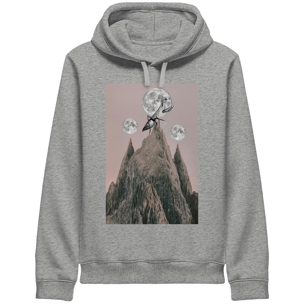 Vegan und Bio Unisex Hoodie mit Seittaschen: Gottesanbeterin, zeigt ein majestätisches Bergmotiv mit einem gigantischen Mond und Gottesanbeterin auf der Spitze unter rosa Himmel.