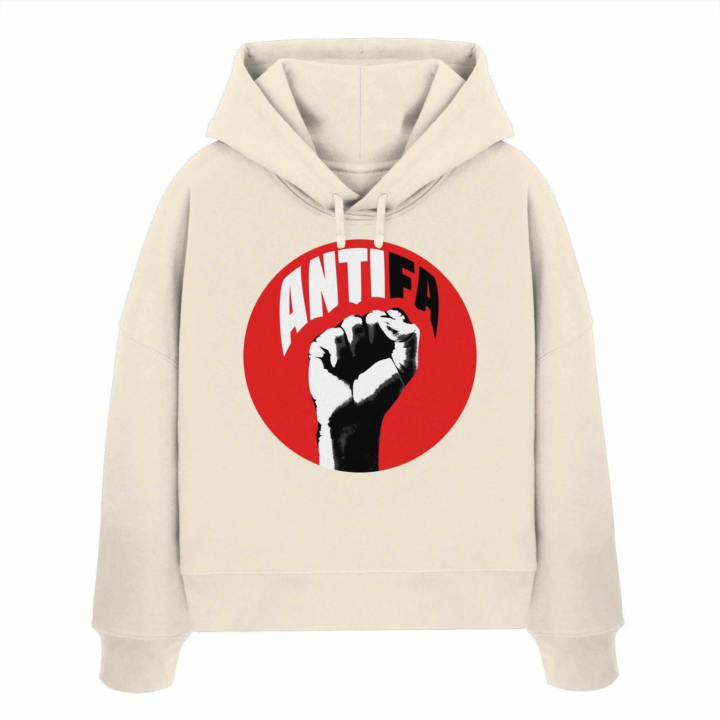 Vegan und Bio Crop Hoodie mit kämpferischem Design: Ein weißer Hoodie mit rotem und schwarzem Faustlogo, symbolisiert den Kampf gegen Rechts.
