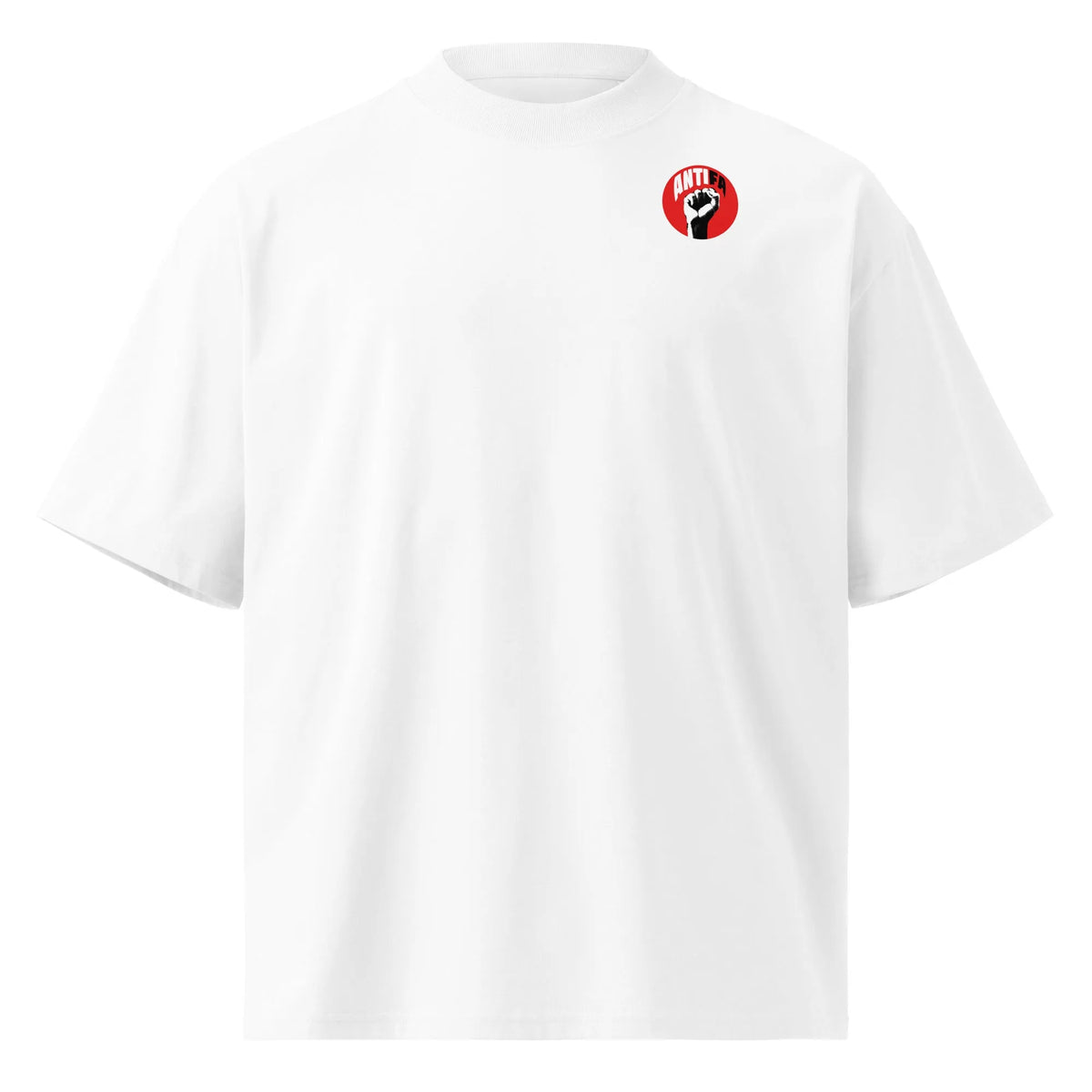 Oversize-Shirt in Weiß mit rundem ANTIFA-Logo auf der Brust, Kurzarm