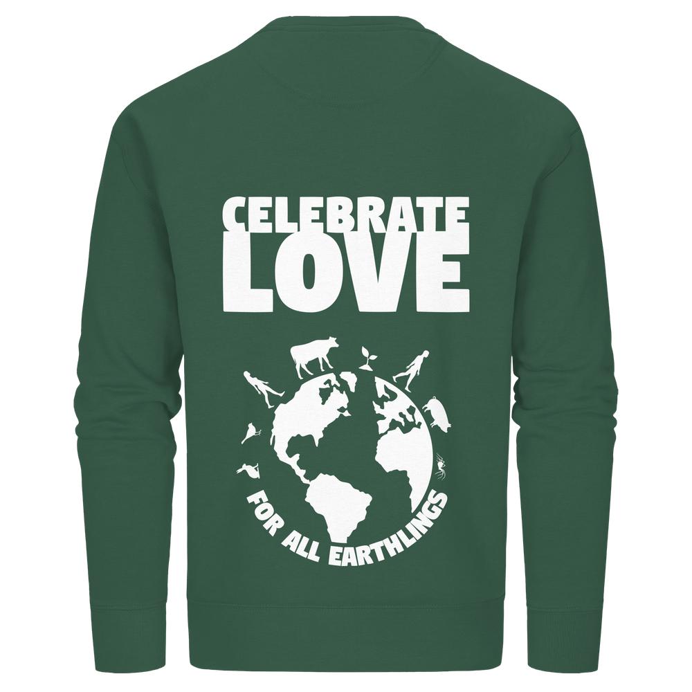 Rückansicht eines dunkelgrünen Sweatshirts mit weißem Aufdruck CELEBRATE LOVE und FOR ALL EARTHLINGS, stilisierte Erde umringt von Mensch- und Tierfiguren.