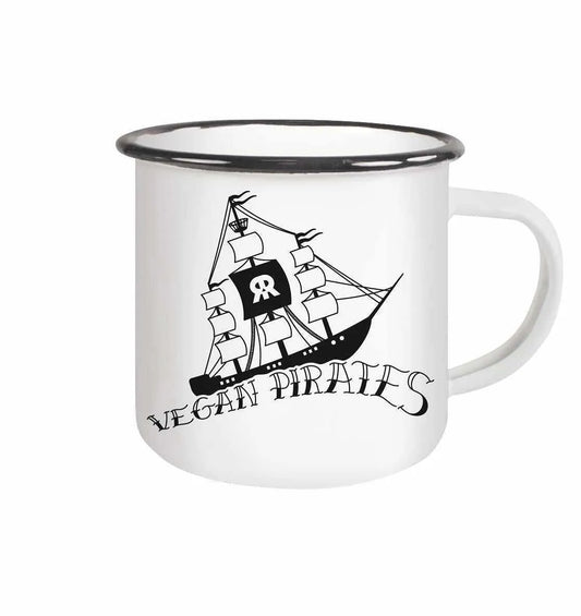 Weiße Emaille-Tasse mit schwarzem Rand, Piratenmotiv und Aufdruck „Vegan Pirates“