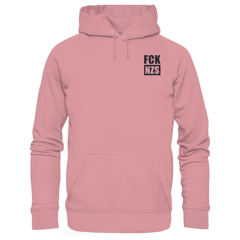 Vegan und Bio Hoodie bestickt: FCK NZS - Organic Basic Hoodie, hellrosa mit Kängurutasche und Kapuze, schwarzer Anti-Nazi-Slogan auf der Brust.