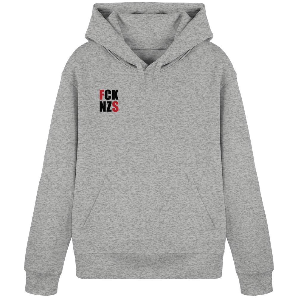 Grauer Hoodie Vegan und Bio Hoodie: FCK NZS mit rotem Print auf der Brust, Kängurutasche, Kapuze und flachen farblich abgestimmten Kordeln.