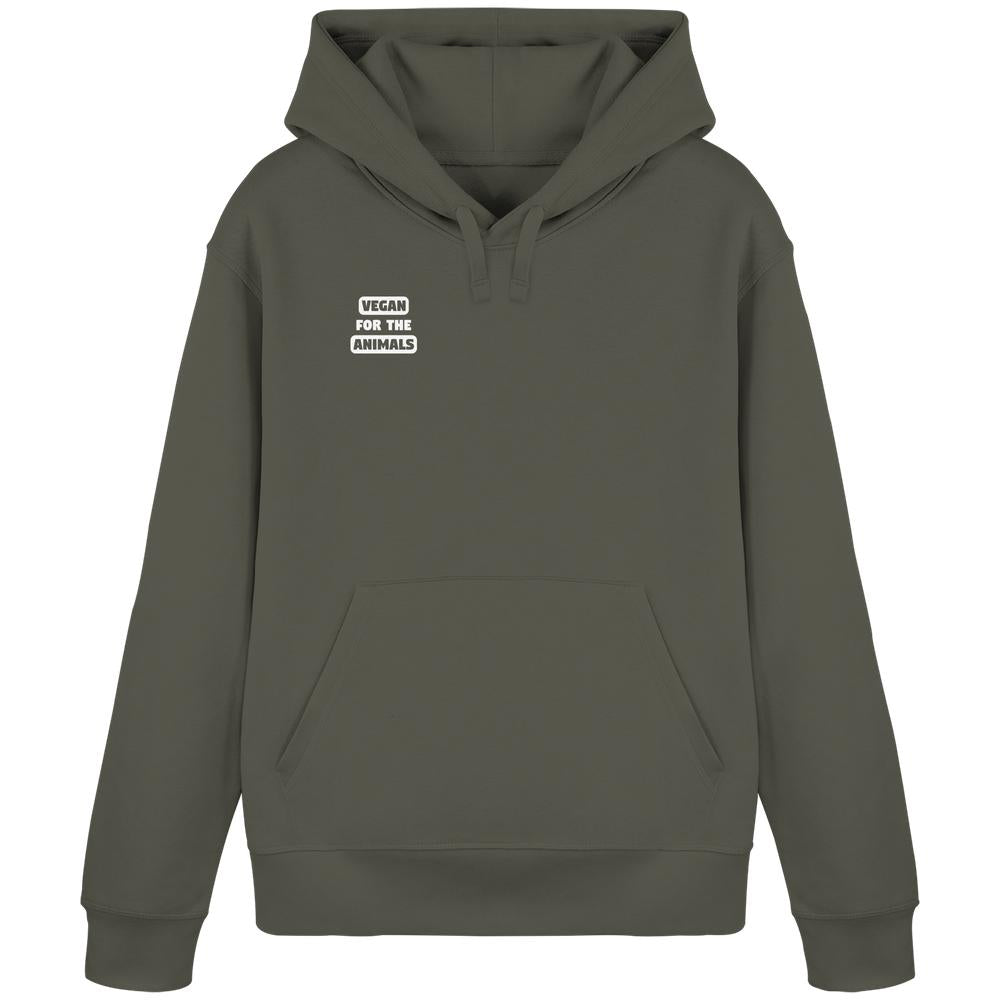 Olivegrüner Hoodie mit Kängurutasche, Kapuze und dem weißen Slogan „VEGAN FOR THE ANIMALS“ auf der Brust, aus Bio-Baumwolle und recyceltem Polyester.