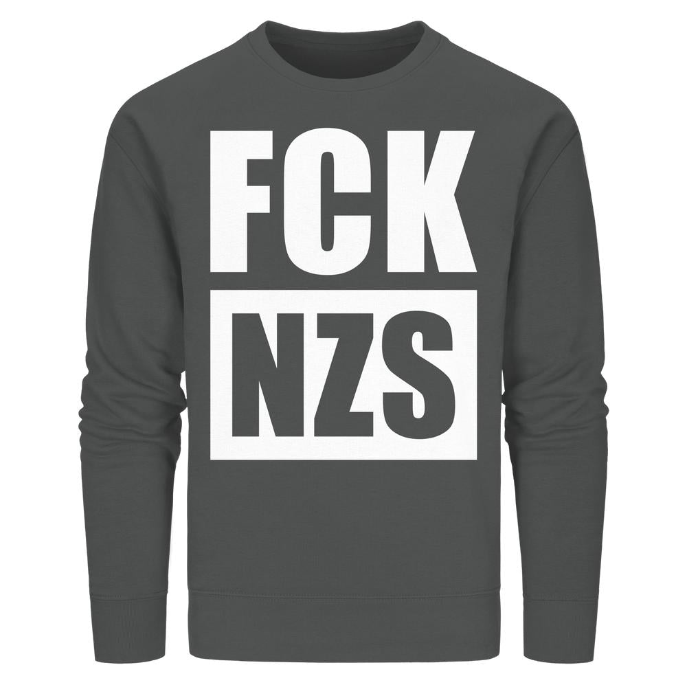 Vegan und Bio Unisex Sweatshirt: FCK NZS, dunkelgraues Sweatshirt mit weißen Blockbuchstaben, symbolisiert Widerstand gegen Rechts. Bio-Baumwolle und recycelter Polyester, normale Passform.