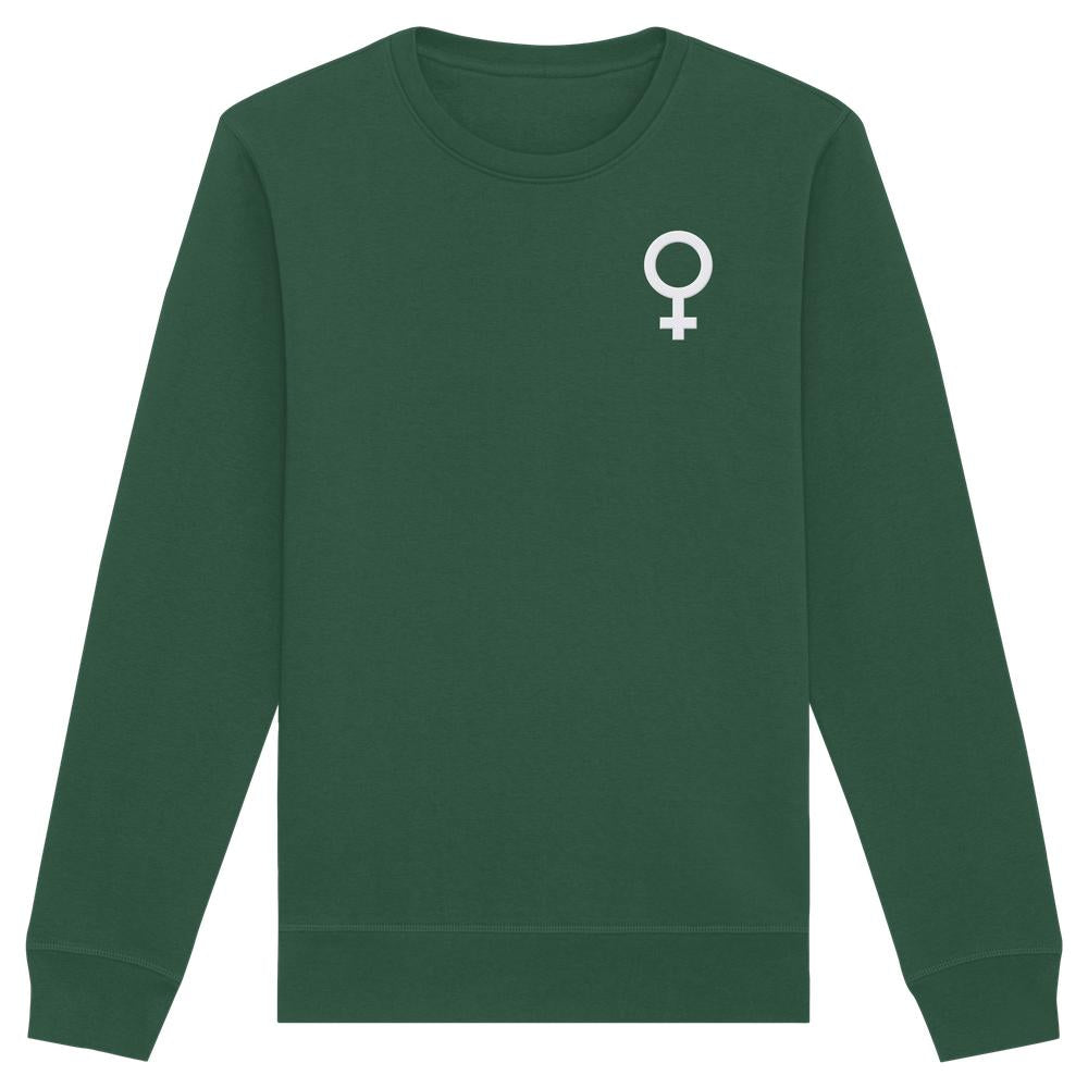Forest-grünes Bio-Sweatshirt mit langem Ärmel, bestickt mit weißem Venussymbol auf der Brust, symbolisiert den feministischen Kampf.