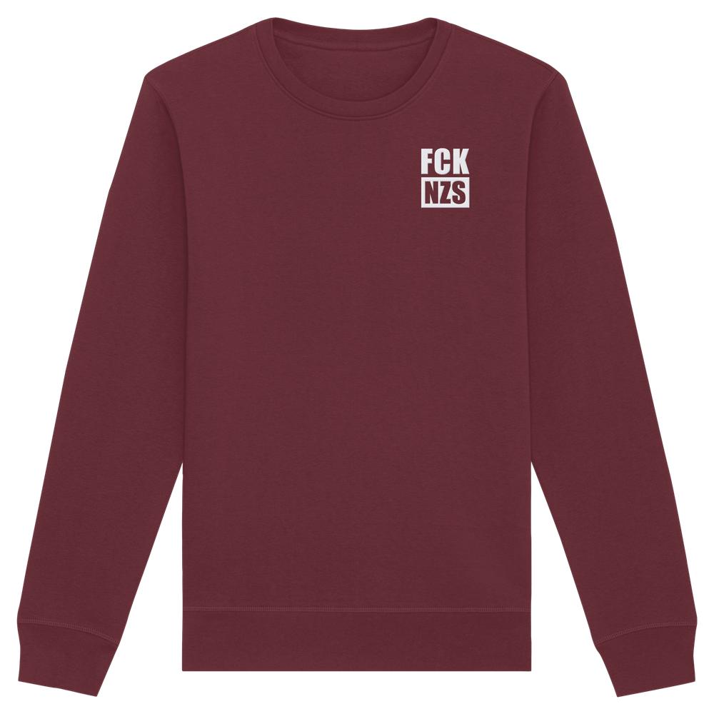 Veganes und Bio Sweatshirt bestickt: FCK NZS - Organic Basic Unisex Sweatshirt, zeigt kleines weißes Blockdruck-Design FCK NZS auf der linken Brust, aus Bio-Baumwolle und recyceltem Polyester.