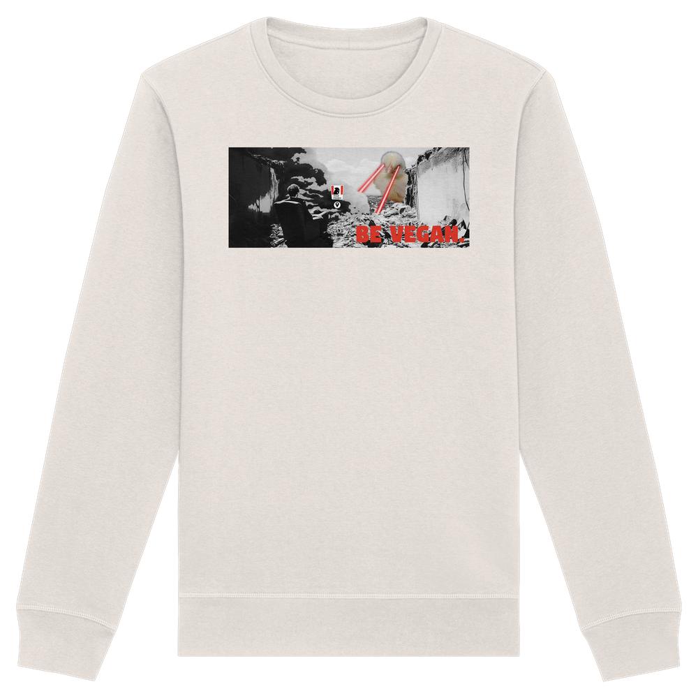 Vegan und Bio Sweatshirt: BE VEGAN. zeigt apokalyptisches Schwarz-Weiß-Motiv mit BE VEGAN.-Aufschrift. Hergestellt aus Bio-Baumwolle und recyceltem Polyester.