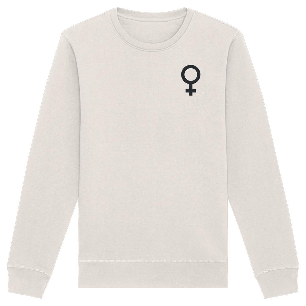 Vegan und Bio Sweatshirt bestickt: Das Venussymbol - der feministische Kampf, zeigt ein schlichtes, beige Langarm-Sweatshirt mit kleinem schwarzen Venussymbol auf der linken Brust.