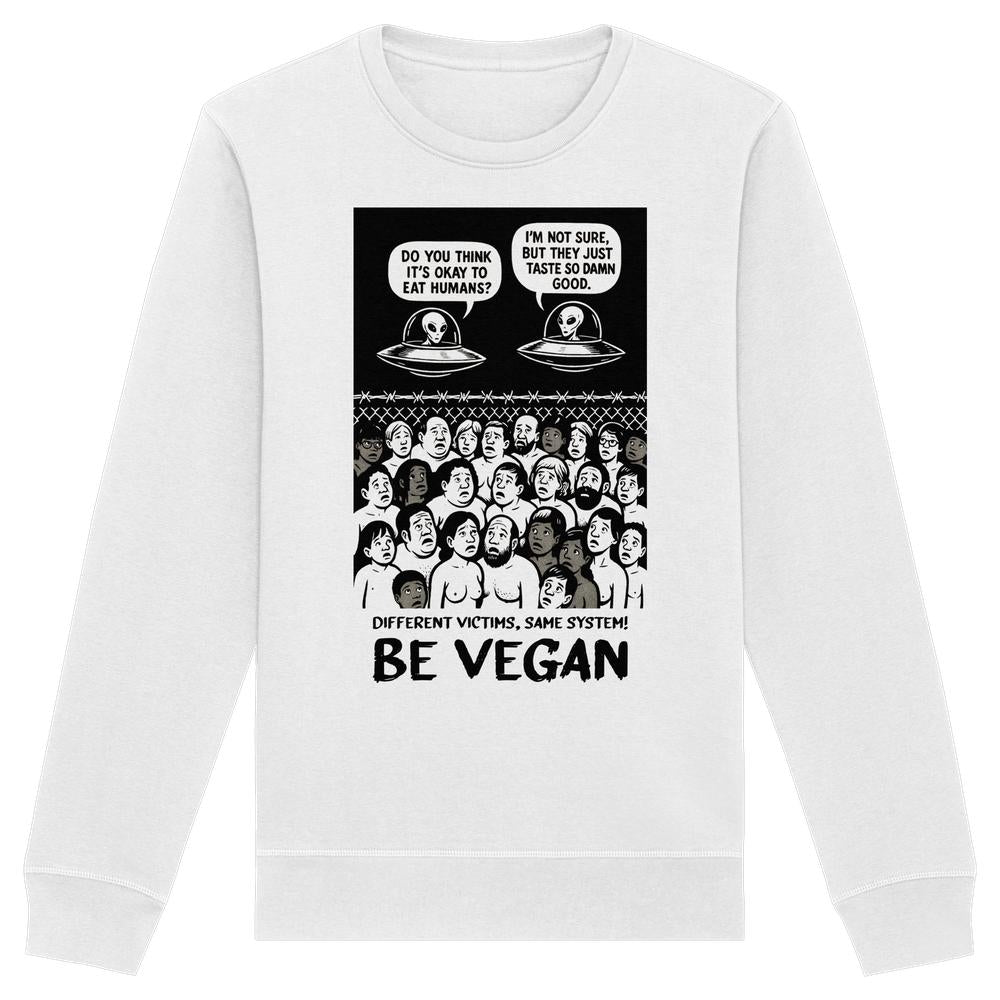 Vegan und Bio Unisex Sweatshirt: Alien Invasion - BE VEGAN! zeigt Cartoon mit Aliens und Menschen hinter Stacheldraht, verstärkt vegane Botschaft. Hergestellt aus Bio-Baumwolle und recyceltem Polyester.