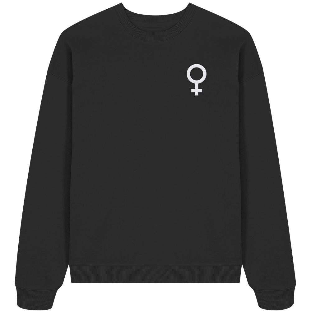 Schwarzer Oversized Sweatshirt aus Bio-Baumwolle mit besticktem, weißem Venussymbol auf der linken Brust, verkörpert feministischen Kampf und Nachhaltigkeit von RUDE REBEL.