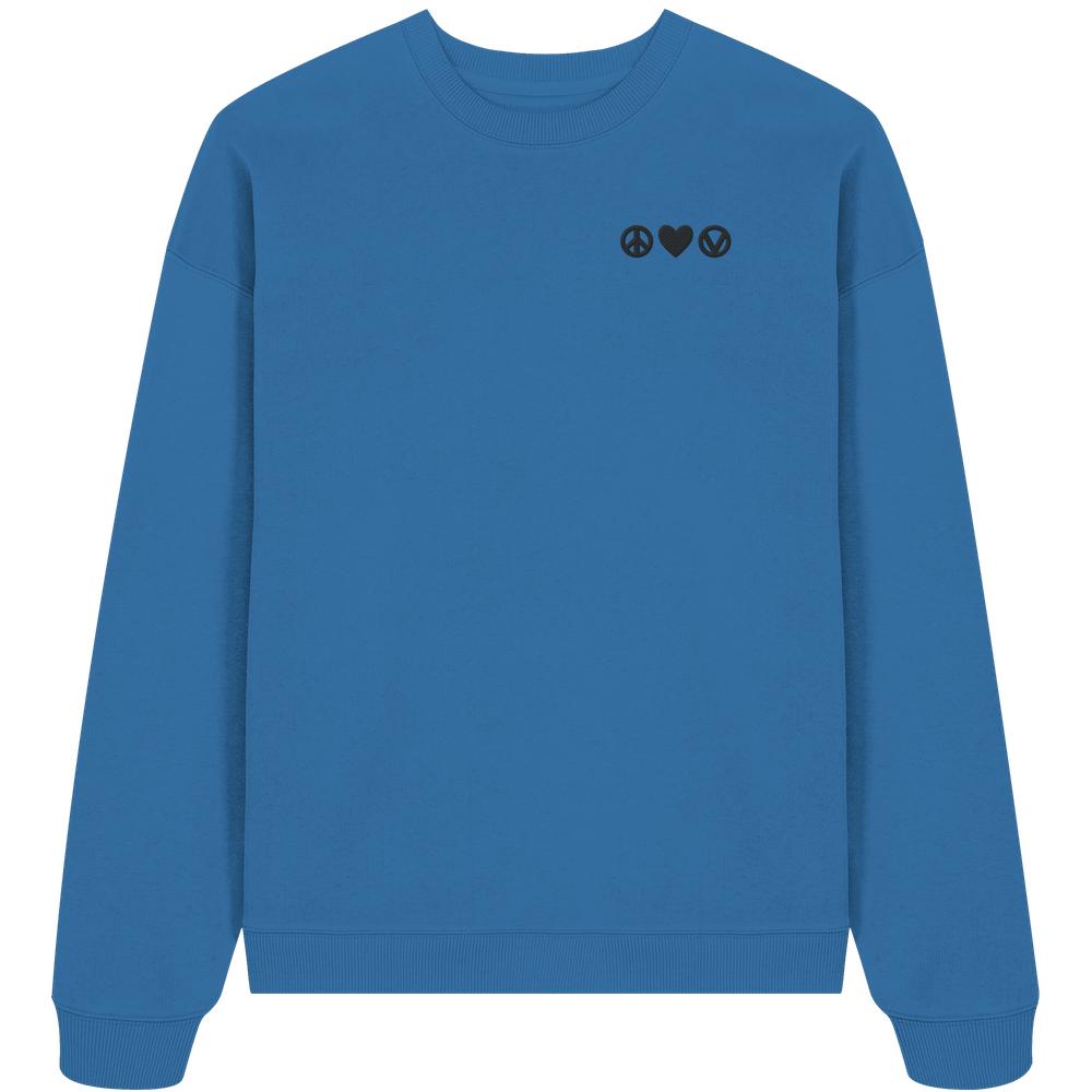 Blaues Oversized Sweatshirt aus Bio-Baumwolle mit Stickerei Peace - Love - Veganism auf der Brust; dezentes Design von RUDE REBEL für vegane und nachhaltige Mode.