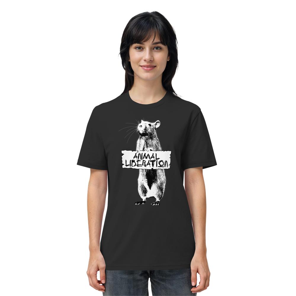Frau trägt schwarzes Unisex-Shirt Vegan und Bio: Rat for Animal Liberation mit weißem Grafikdruck einer Ratte, inspiriert von Street Art, aus 100% Bio-Baumwolle.