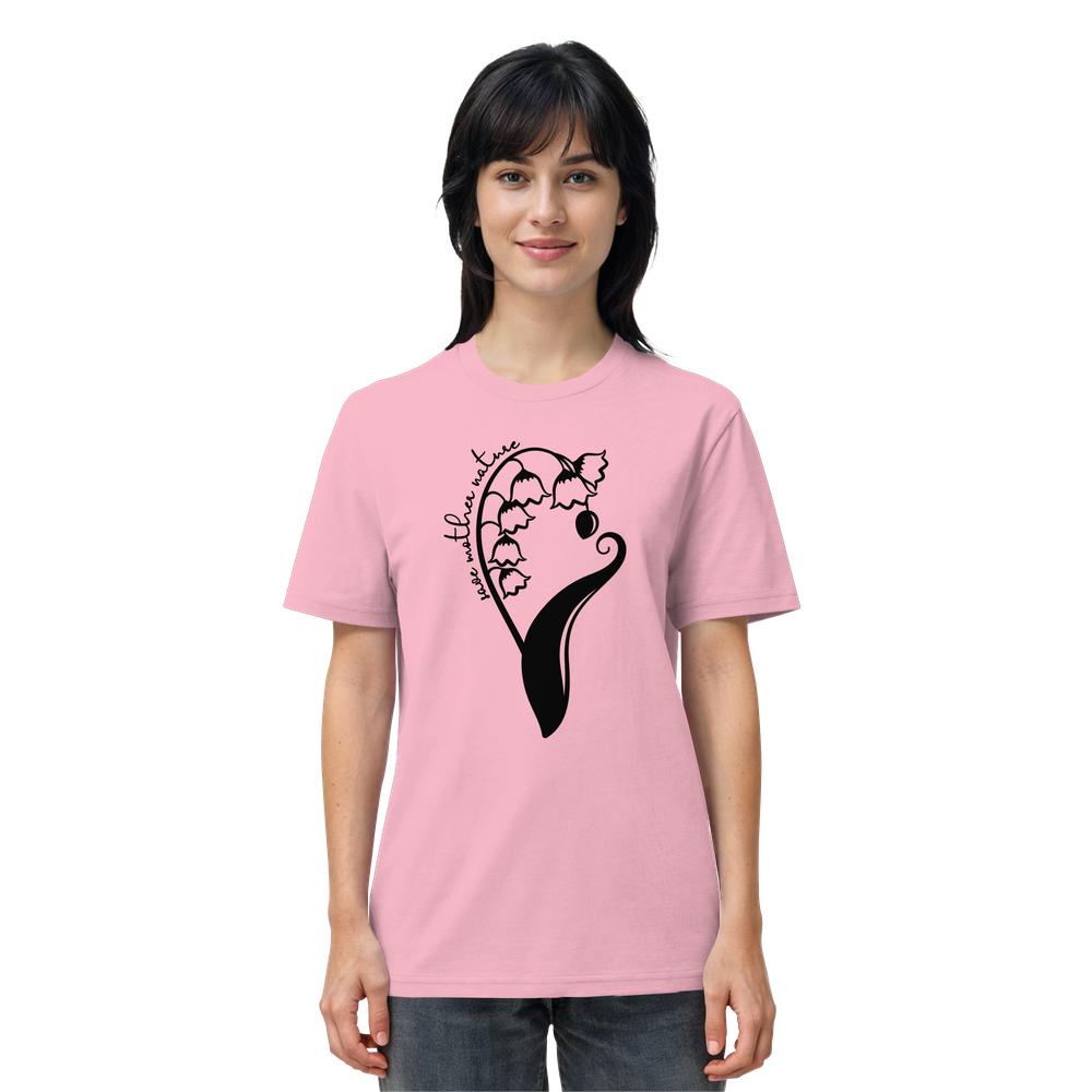 Person trägt ein hellrosa T-Shirt mit schwarzem Grafikdruck einer geschwungenen Maiglöckchenranke und dem Schriftzug „love nature“. Produkt: Vegan und Bio Unisex Shirt: Save Mother Nature.