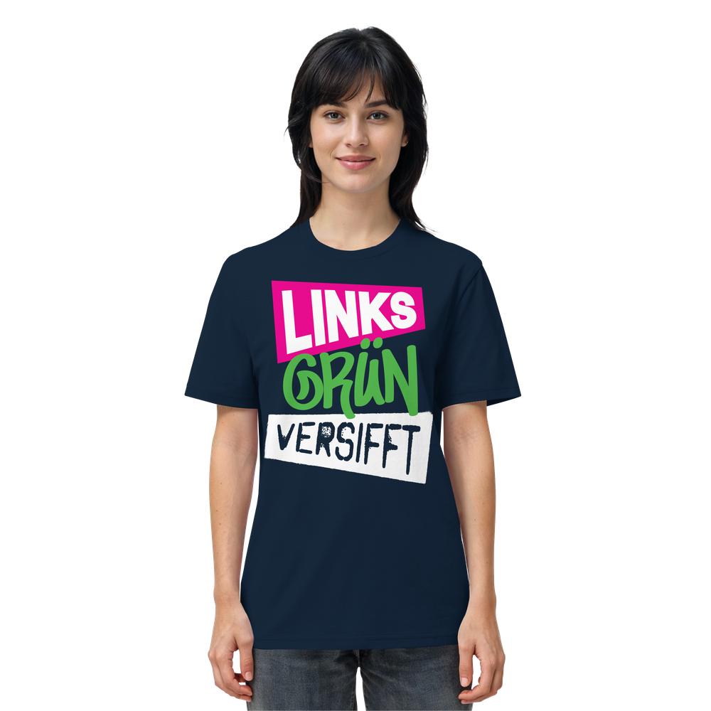 Person trägt dunkelblaues T-Shirt mit der Aufschrift „LINKS GRÜN VERSIFFT“ in Pink, Grün und Weiß. Vegan und Bio Unisex Shirt: Wir sind Links Grün versifft!