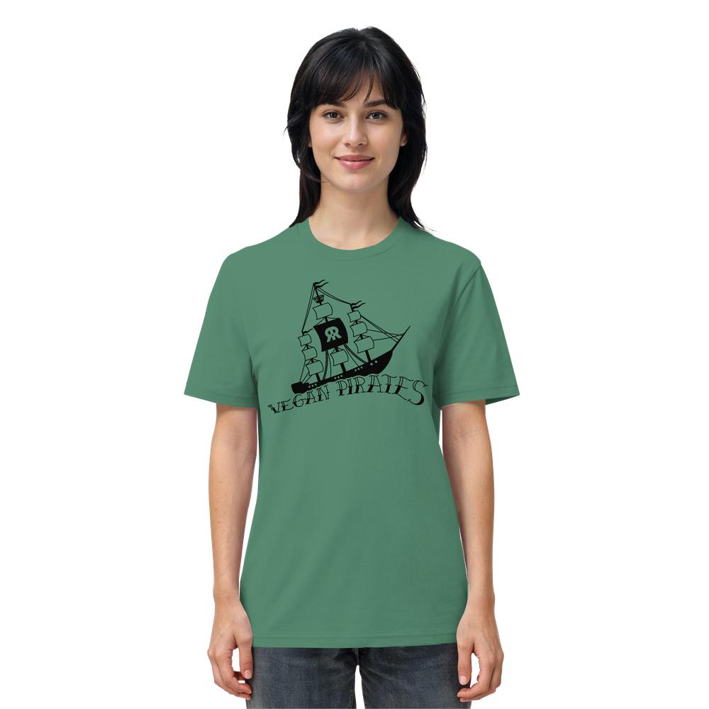 Person trägt das Vegan und Bio Unisex Shirt: Vegan Pirates mit Piratenschiff und Totenkopf-Design, symbolisiert vegane und nachhaltige Rebellion, aus 100% Bio-Baumwolle.