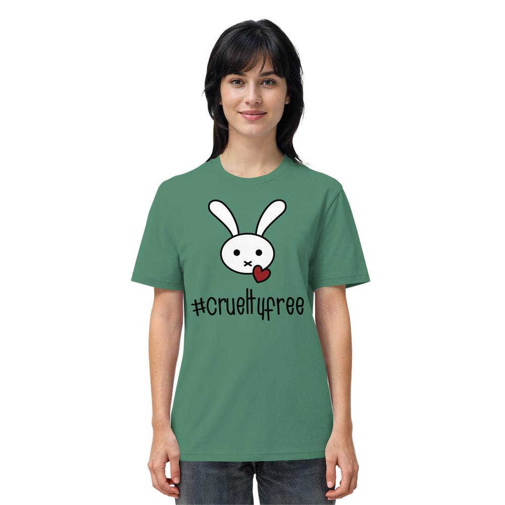 Person trägt ein Vegan und Bio Unisex Shirt: Crueltyfree Bunny BIG mit weißem Cartoon-Hasenkopf und crueltyfree-Text, aus 100% Bio-Baumwolle, normale Passform.