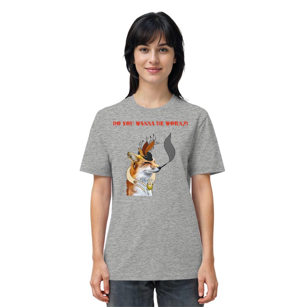 Junge Frau trägt ein heather-graues Unisex-Shirt mit surrealem Fuchsdesign Mrs. Fox und Slogan, demonstriert gegen Pelz, aus Bio-Baumwolle.