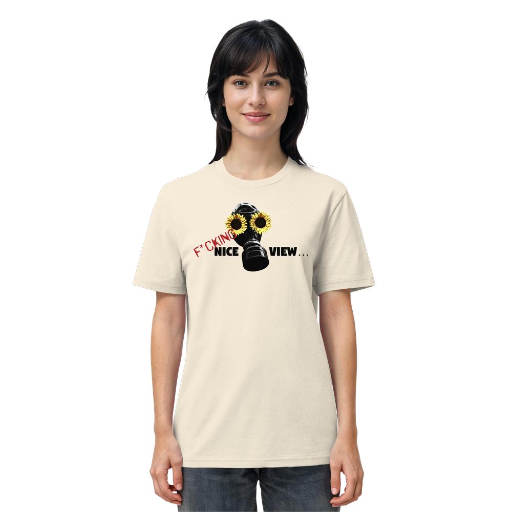 Person trägt das Vegan und Bio Unisex Shirt: Sunflower Mask - F*cking nice view... mit Gasmaske und Sonnenblumen-Design, rebellische Aussage zur dystopischen Zukunft.