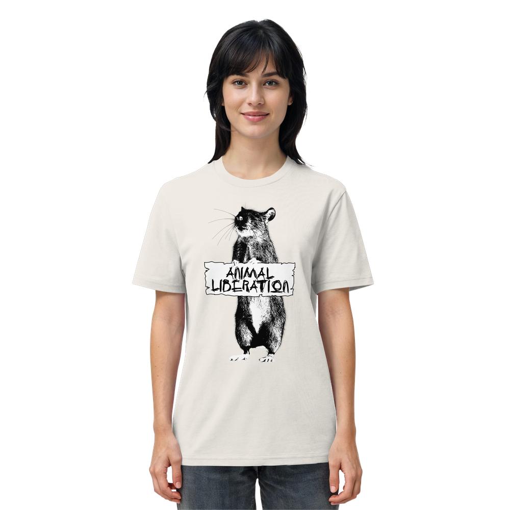 Person trägt ein Vegan und Bio Unisex Shirt: Rat for Animal Liberation mit Rattenmotiv und Botschaft. Hergestellt aus Bio-Baumwolle, inspiriert von Street Art zur Förderung von Tierrechten.