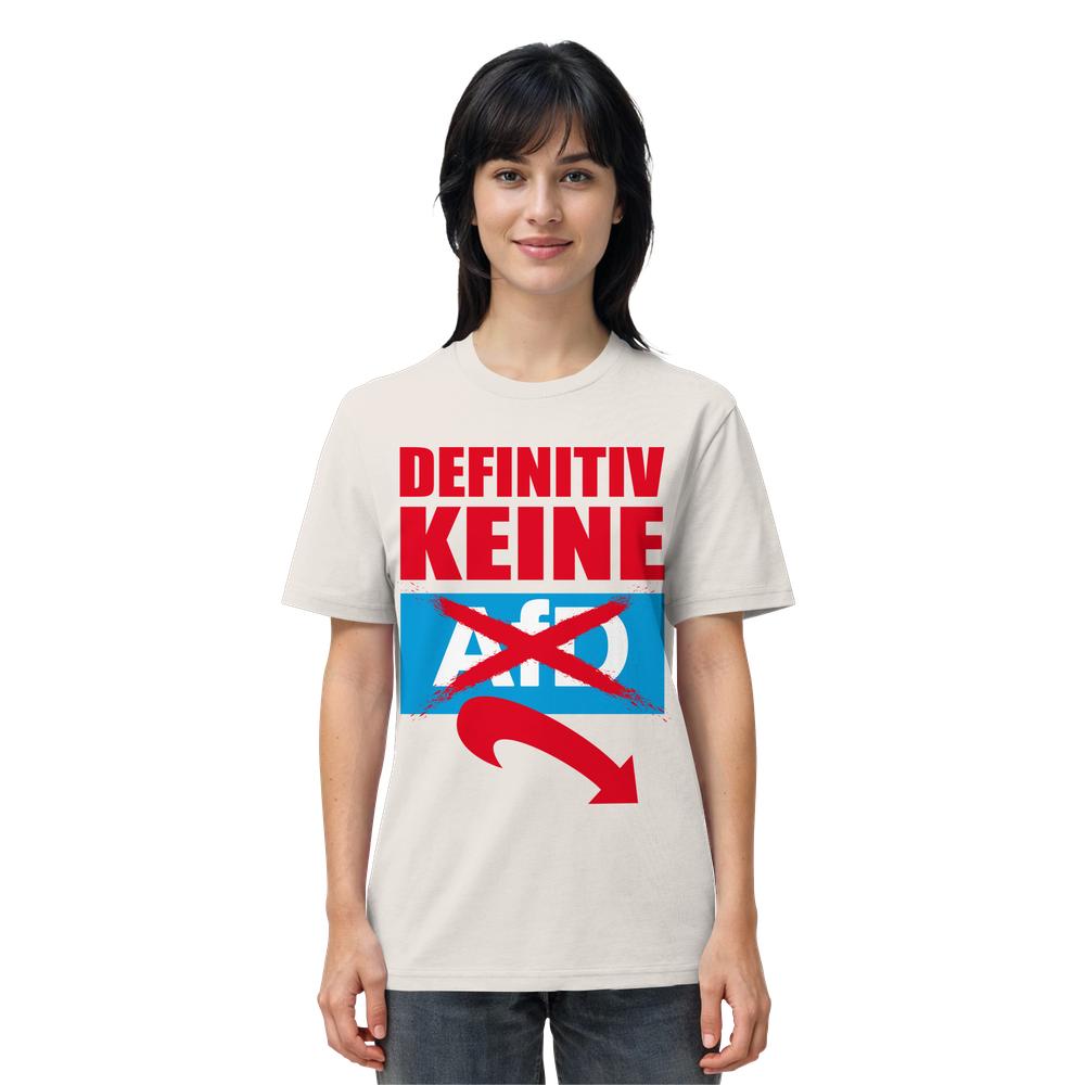 Frau trägt Vegan und Bio Unisex Shirt: Gegen Rechts - Definitiv KEINE Alternative für Deutschland! aus 100% Biobaumwolle, symbolisiert politische Ablehnung der AfD.