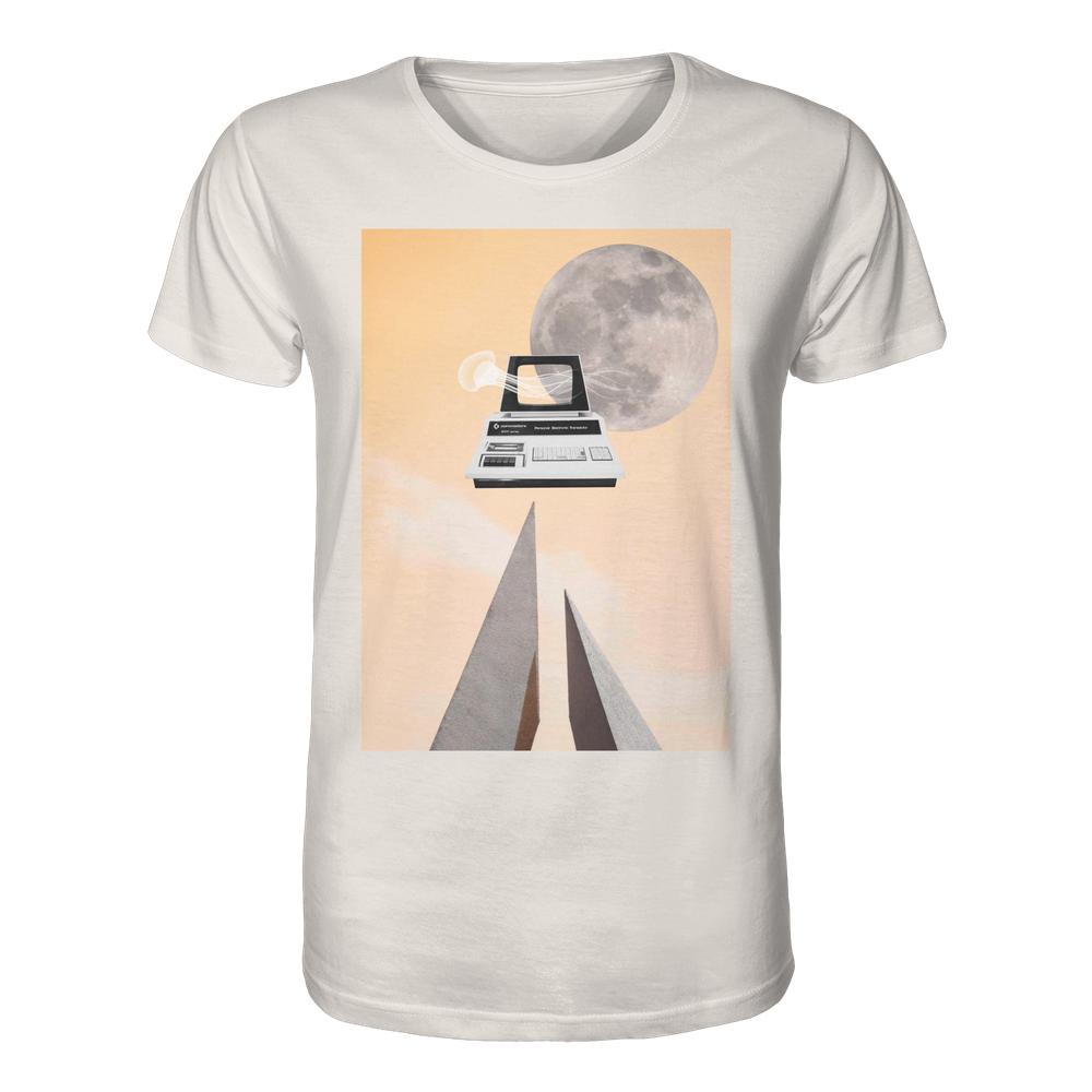 Vegan und Bio Unisex Shirt: Retro Nerd mit surrealistischem Print: Mond, Pyramiden, Retro-Computer und mystische Linie auf Bio-Baumwolle. Rebellisches Design von RUDE REBEL.