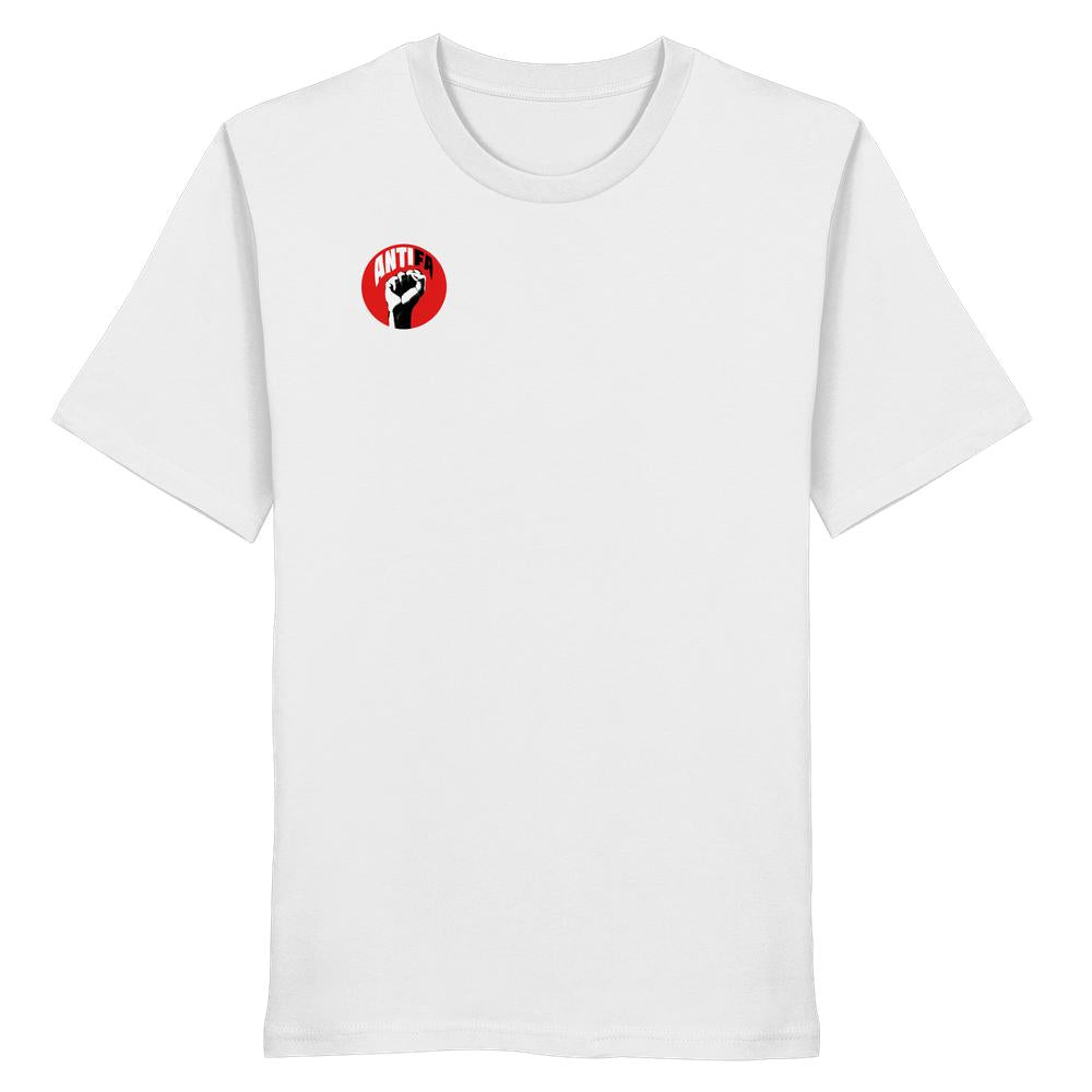 Weißes Bio-T-Shirt mit kleinem, rotem Antifa-Logo auf der Brust. Veganes, umweltfreundliches Design von RUDE REBEL, symbolisiert Widerstand gegen Rechts und für Demokratie.