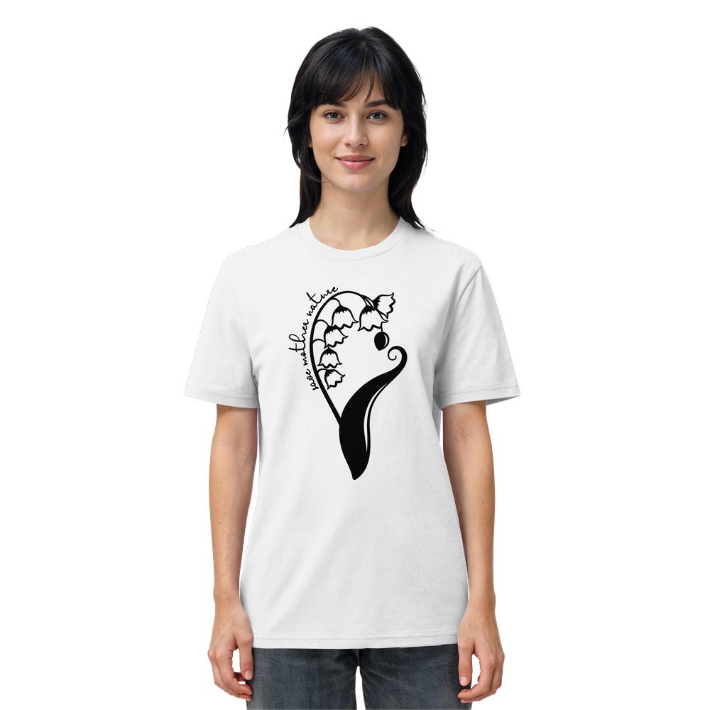 Junge Frau trägt ein weißes T-Shirt mit botanischem Motiv und Schriftzug love with nature. Bio-Qualität, Teil der veganen und nachhaltigen RUDE REBEL Kollektion.