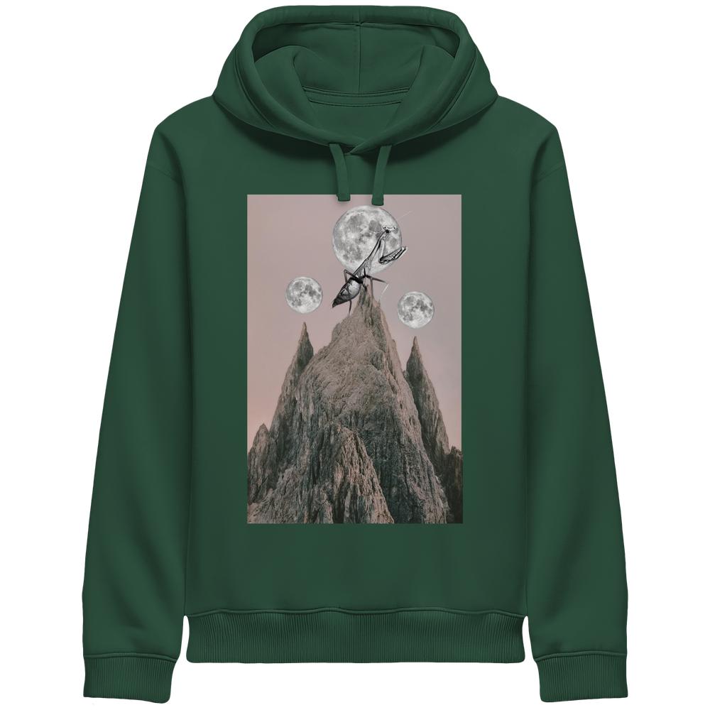 Vegan und Bio Unisex Side Pocket Hoodie: Gottesanbeterin, dunkelgrün mit surrealem Bergmotiv, drei Monde und großer Ameise, symbolisiert Tierschutz und Nachhaltigkeit.