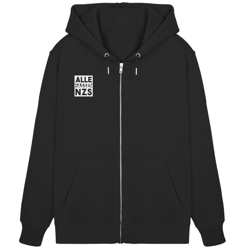 Vegan und Bio Zipper Hoodie: ALLE HASSEN NZS! zeigt ein schwarzes Hoodie mit Aufdruck „ALLE HASSEN NZS“, Kängurutaschen und Kapuze, aus Bio-Baumwolle und recyceltem Polyester.