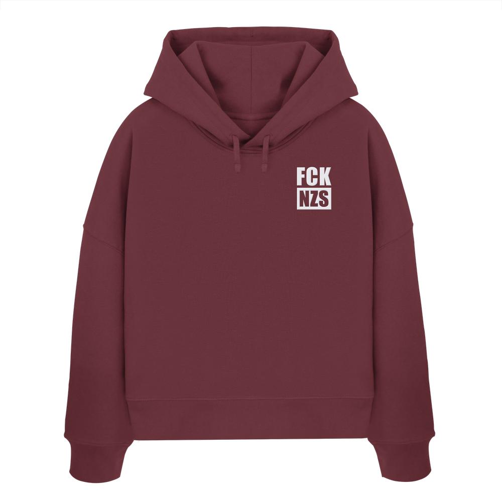 Vegan und Bio Crop Hoodie bestickt: FCK NZS - Damen Organic Boxcut Hoodie mit Slogan auf der Brust, Kapuze und Kordelzug, aus 100% Bio-Baumwolle, rebellisches Design.