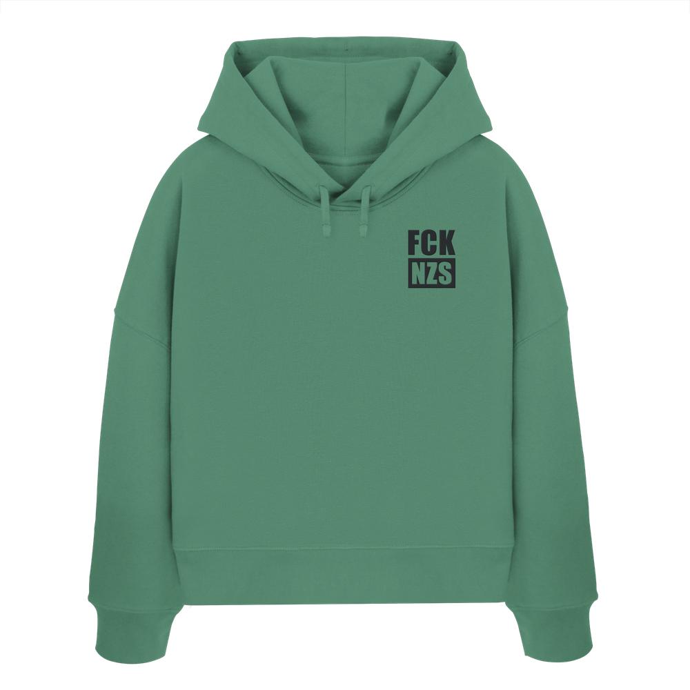 Vegan und Bio Crop Hoodie bestickt: FCK NZS - Damen Bio Boxcut Hoodie mit aufgesticktem Antinazi-Slogan, gefertigt aus 100% Bio-Baumwolle, mit doppellagiger Kapuze und regulärer Passform.