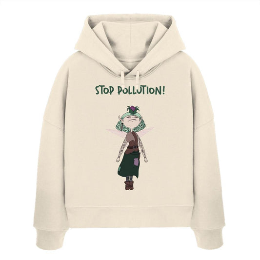 Vegan und Bio Crop Hoodie: STOP POLLUTION! - Krawall Fee zeigt eine grüne Elfe mit Flügeln und Tattoos, inspiriert von Umweltschutzthemen, auf cremefarbenem Kapuzenpullover.