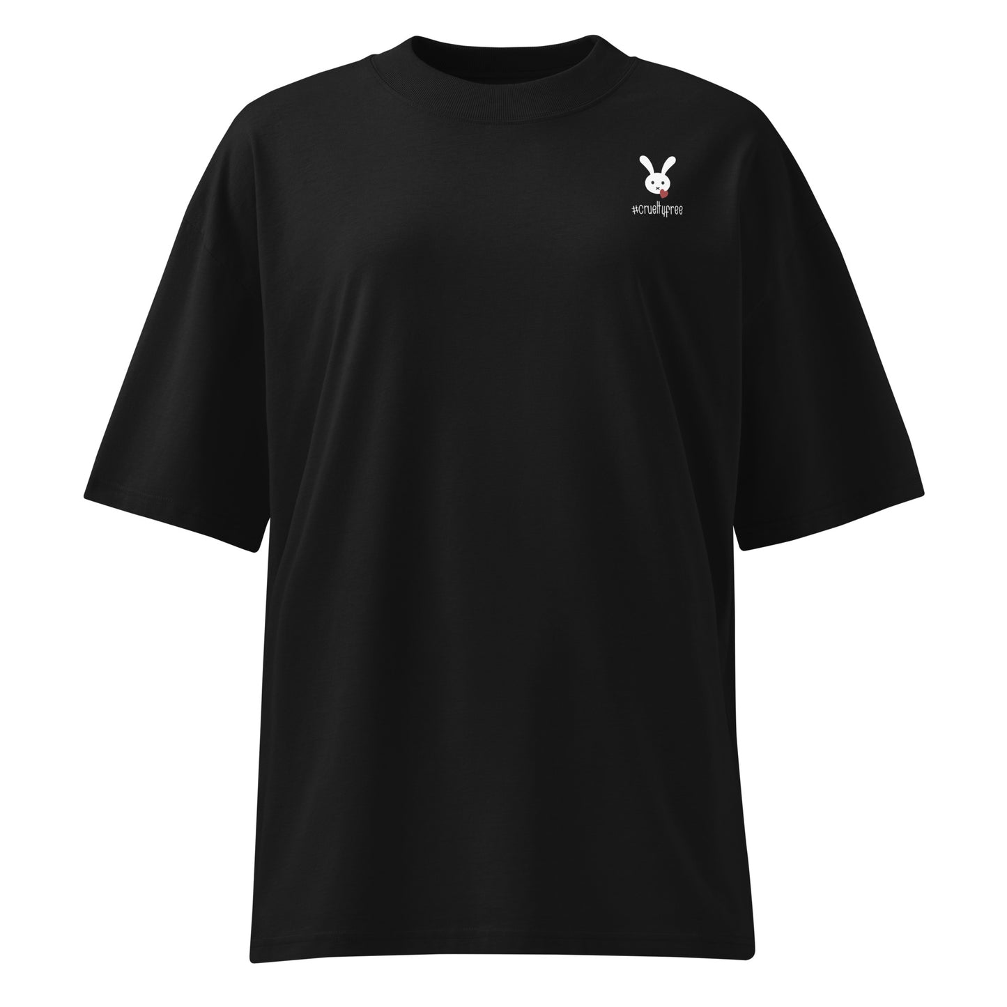 Schwarzes Oversized-Shirt aus Bio-Baumwolle mit weißem Hasen-Logo und #crueltyfree Schriftzug auf der Brust.